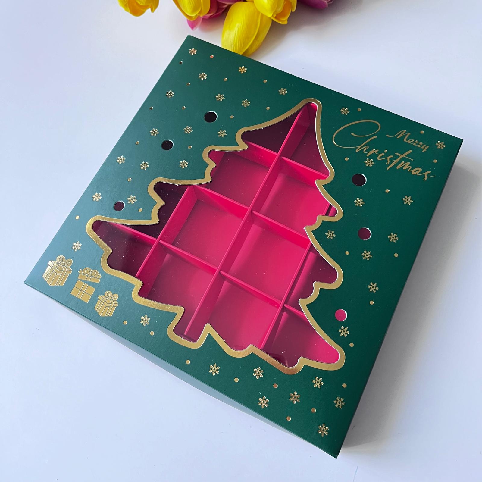 16 Bölmeli Çam Ağacı Tasarım Çikolata Kutusu-Merry Christmas — galeri görseli