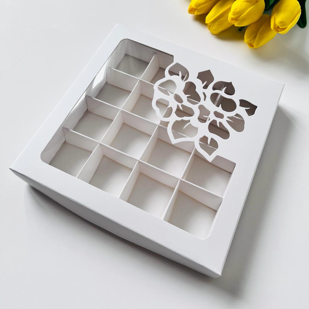16 Bölmeli Çiçek Tasarım Çikolata Kutusu — galeri görseli