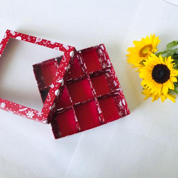 20x20x5 Pencereli Karton Kutu (9 Bölmeli) — galeri görseli