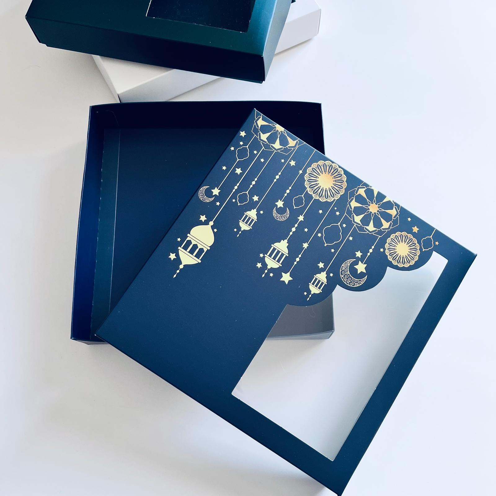 21x21x4 Pencereli Gold Yaldız Ramazan Desen Baskılı Karton Kutu — galeri görseli