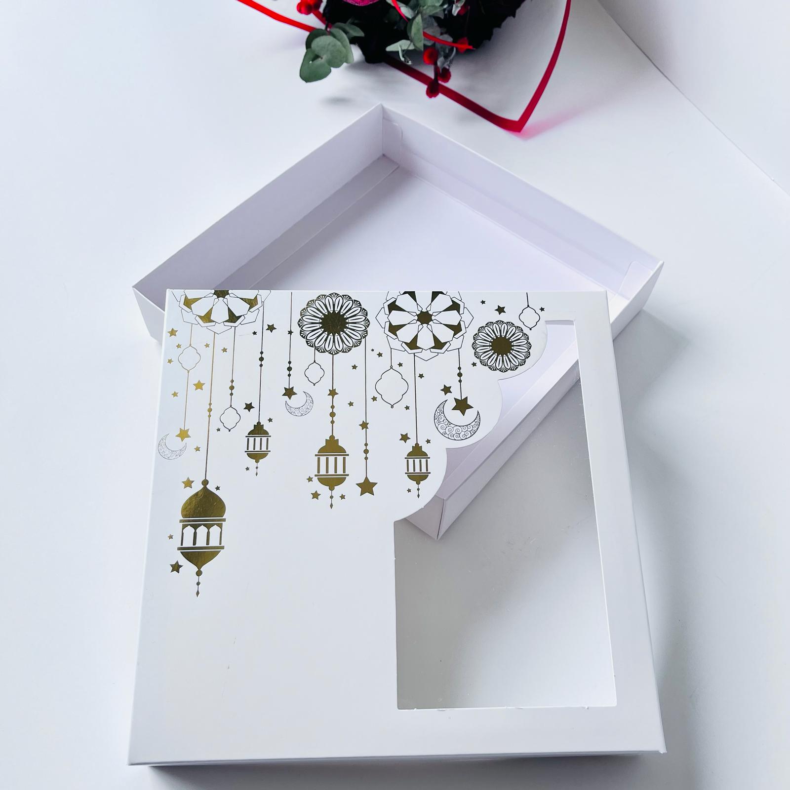 21x21x4 Pencereli Gold Yaldız Ramazan Desen Baskılı Karton Kutu — galeri görseli