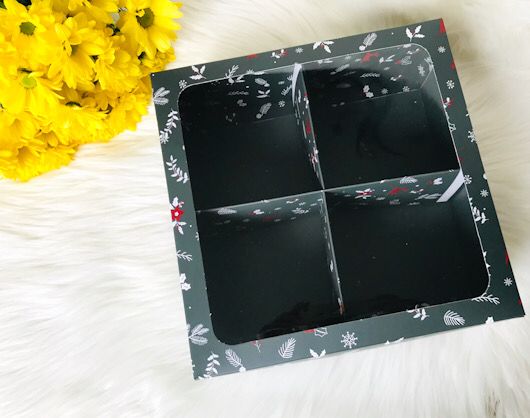 25x25x10 Pencereli Kutu Yılbaşı Desen-4 Bölmeli — galeri görseli