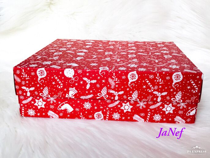 25x30x9 Karton Cupcake Kutusu Yılbaşı Desen 12'li — galeri görseli