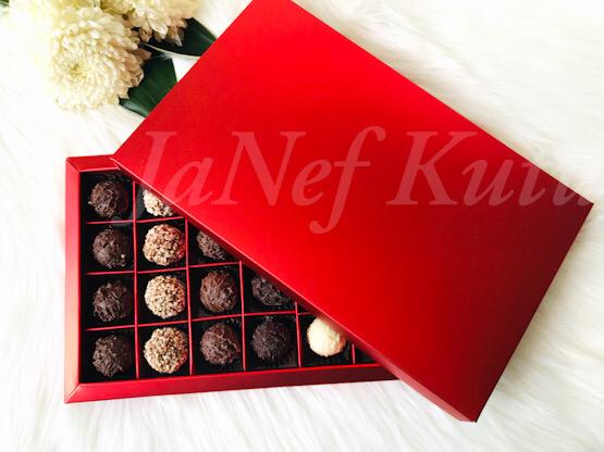 28 Bölmeli Karton Bonbon Çikolata Kutusu — ürün görseli