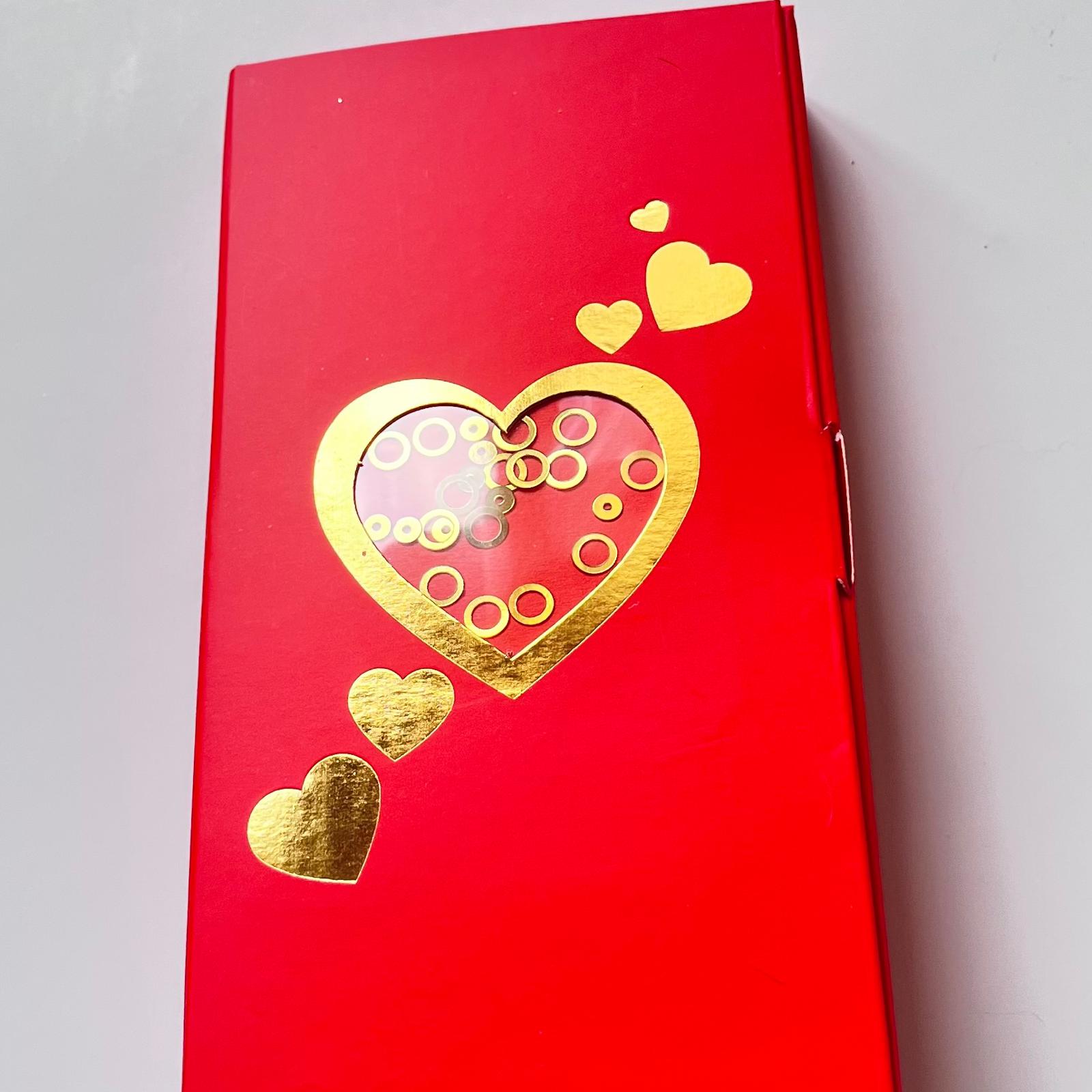 Tablet Çikolata Kutusu Gold Yaldız Love — galeri görseli